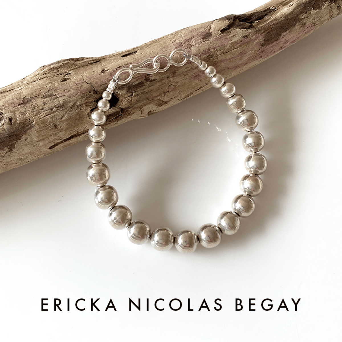 ERICKA NICOLAS BEGAY 8mm/19cm シャイニー ナバホパール ブレスレ