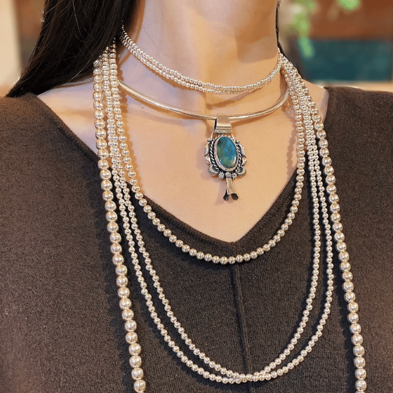 ERICKA NICOLAS BEGAY【ホワイトバッファロー ペンダントトップ ERICKA NICOLAS BEGAY【ホワイトバッファロー ペンダントトップ