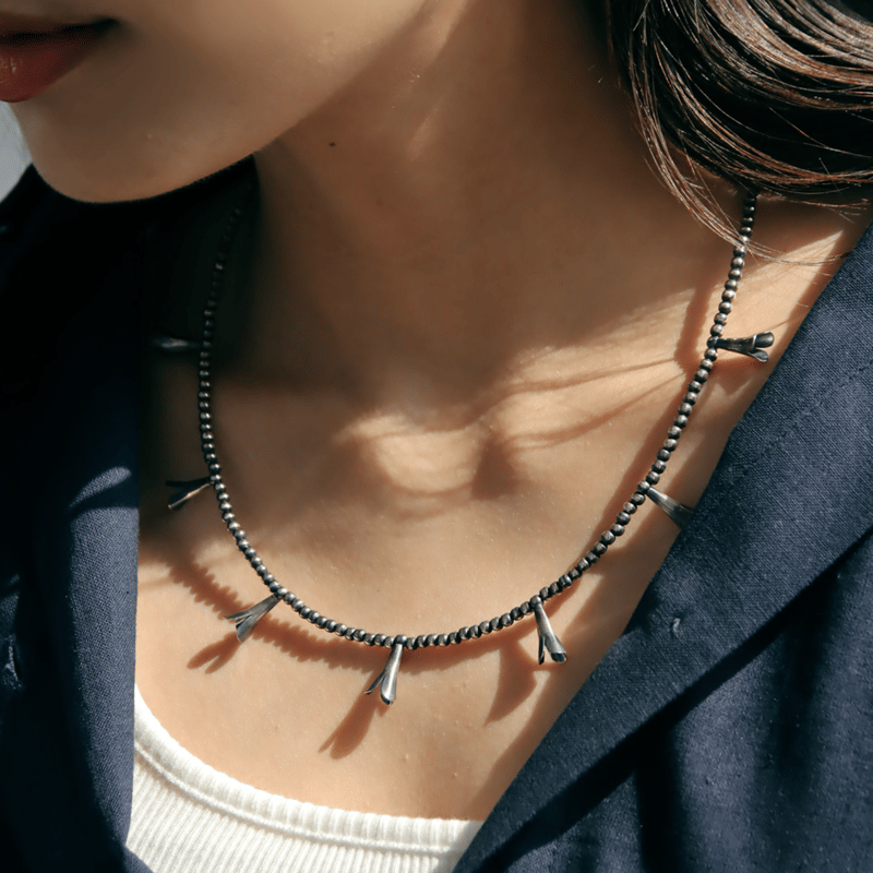 スカッシュブロッサム オキシダイズド ナバホパール ネックレス【3mm