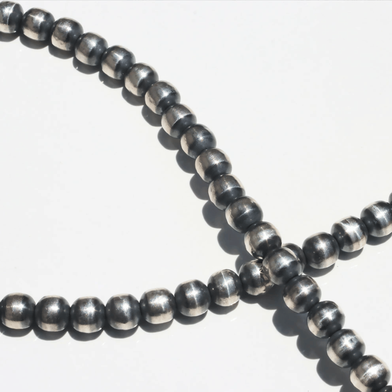 ERICKA NICOLAS BEGAY 7mm/40cm Oxidized navajo