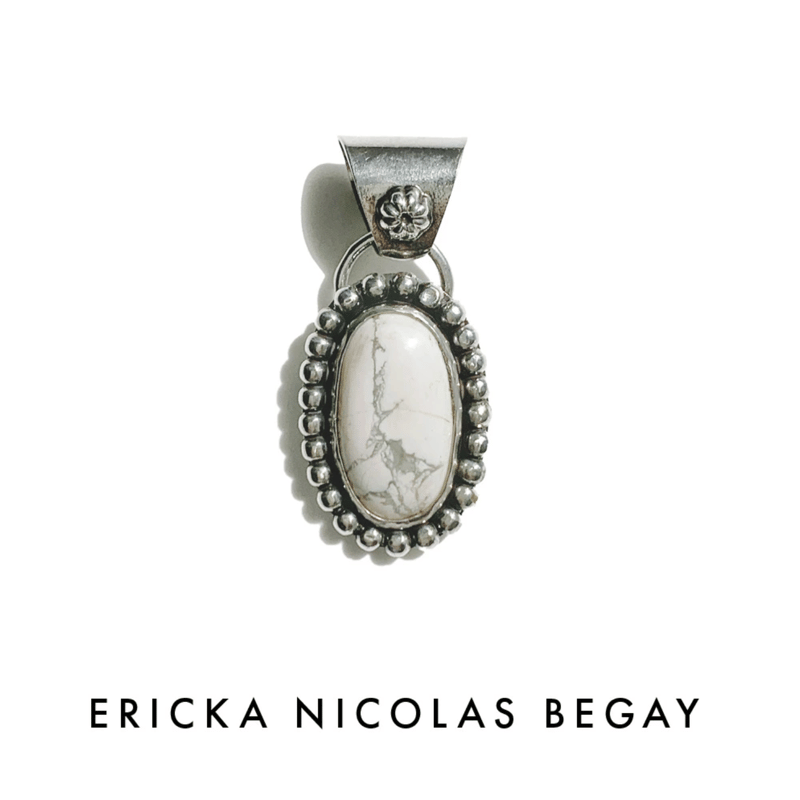 ネイティブアメリカンハンドメイド ホワイトターコイズペンダントトップ ERICKA NICOLAS BEGAY【04 ホワイト ターコイズ ペンダントトップ