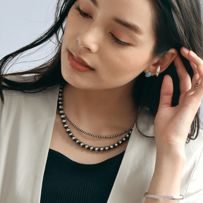 人気☆ERICKA NICOLAS BEGAYナバホパール4mm 45cm ERICKA NICOLAS BEGAY 4mm/45cm Shiny navajo pe