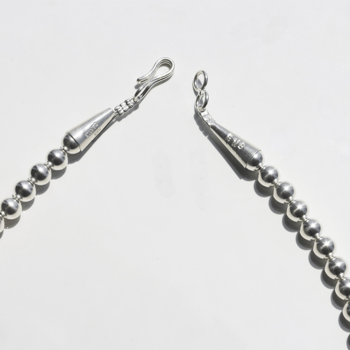 ERICKA NICOLAS BEGAY【6mm/45cm Shiny navajo pear ERICKA NICOLAS BEGAY【6mm/45cm Shiny navajo pear