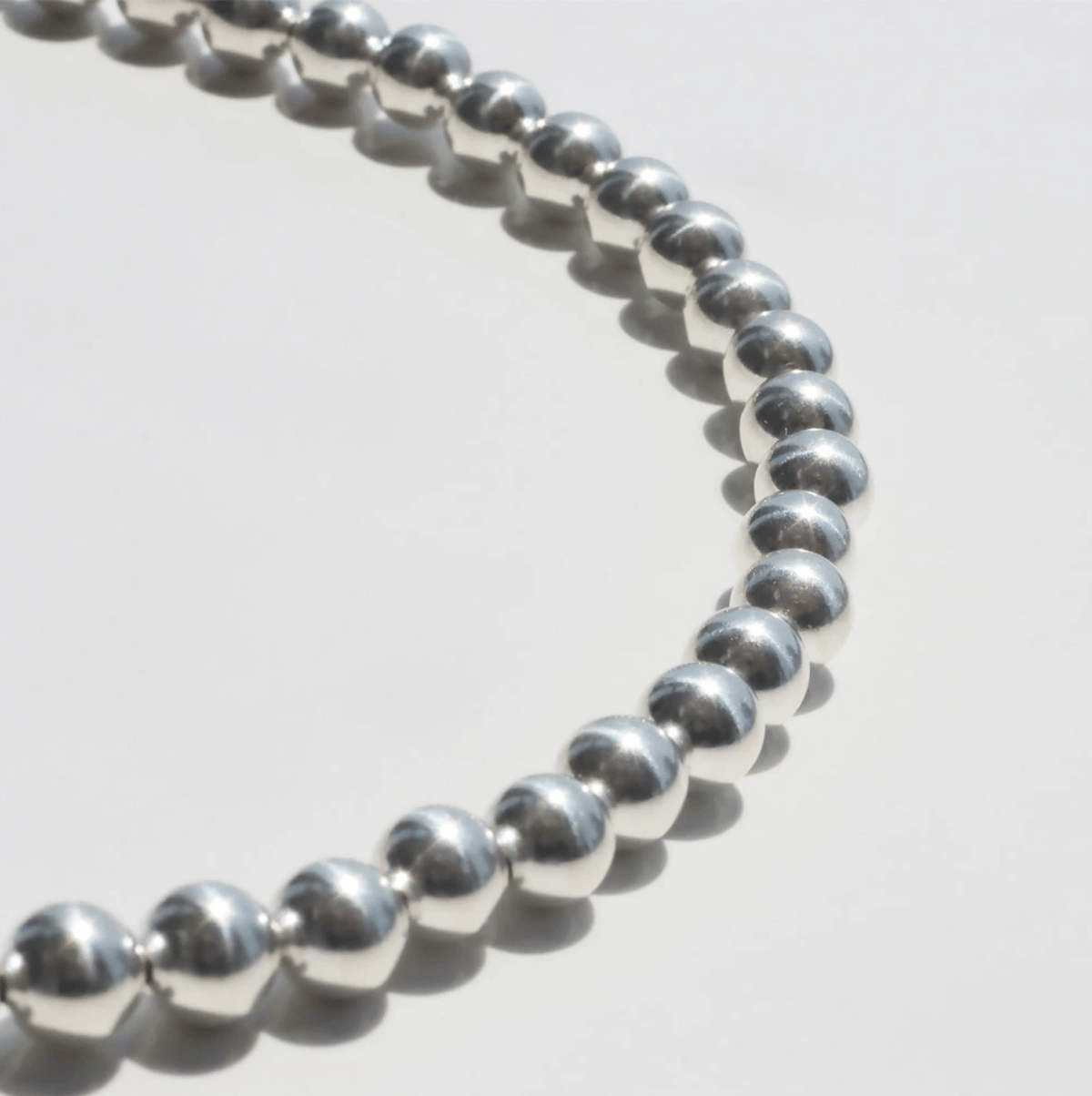 ERICKA NICOLAS BEGAY 5mm/40cm Shiny navajo pea