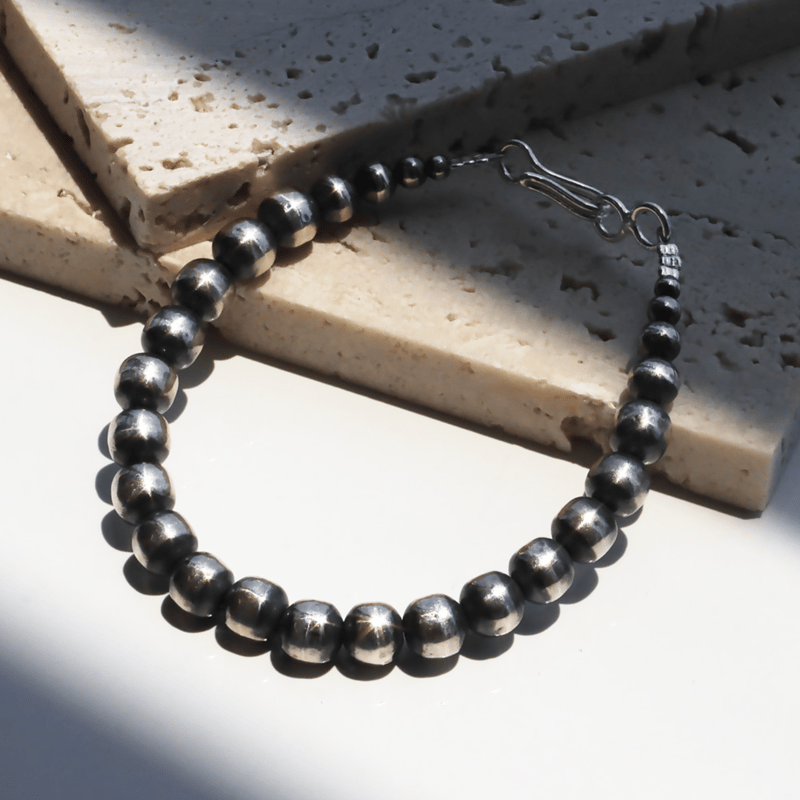 ERICKA NICOLAS BEGAY 7mm/19cm シャイニー ナバホパール ブレス