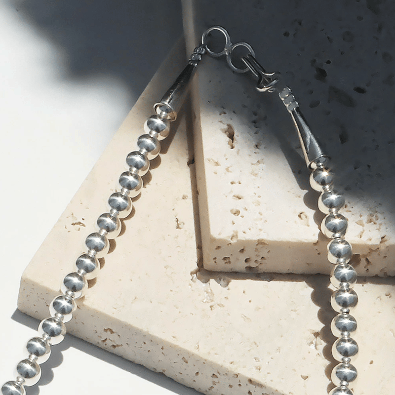 ERICKA NICOLAS BEGAY 5mm/55cm Shiny navajo pea