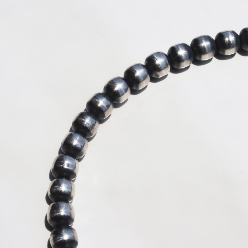 ERICKA NICOLAS BEGAY【7mm/19cm シャイニー ナバホパール