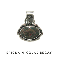 ERICKA NICOLAS BEGAY【42 ナジャ ペンダントトップ】ハンドメイド