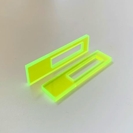 【取寄せ】acrylic【ロングレクタングル ネオンイエロー】GUM EARRING parts アクリリック 坂雅子