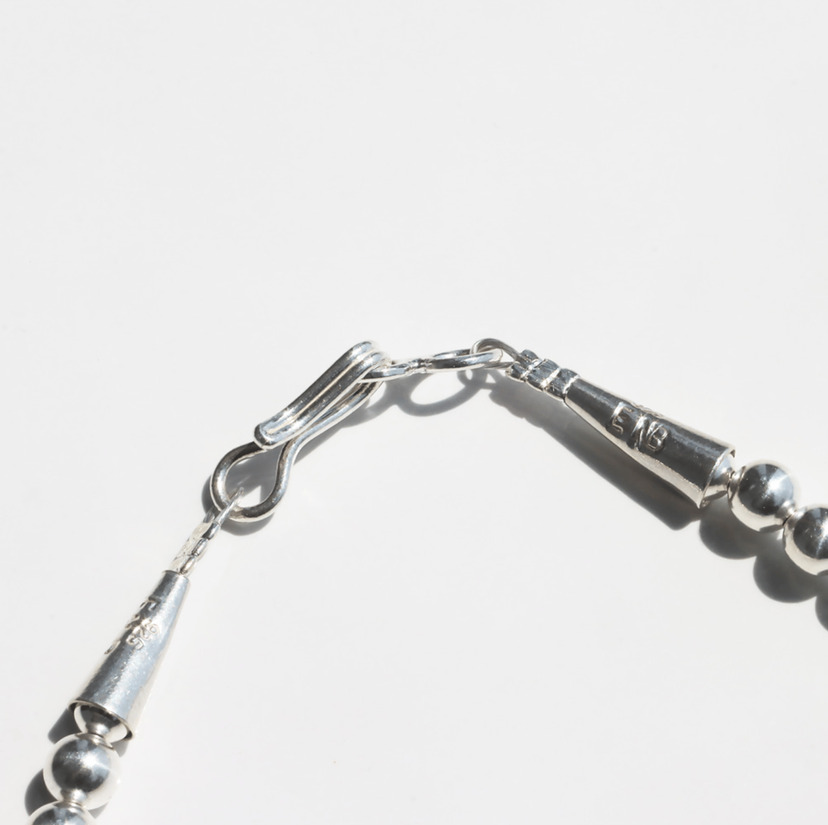 ERICKA NICOLAS BEGAY 5mm/45cm Shiny navajo pea