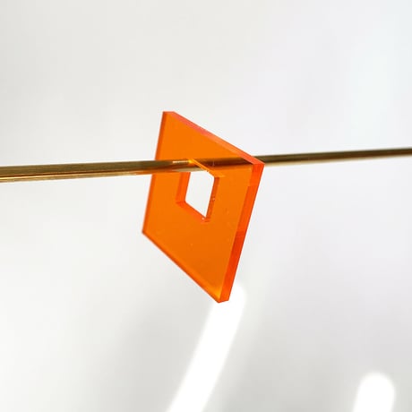 【取寄せ】acrylic【スクエア大 オレンジ】GUM EARRING parts アクリリック 坂雅子
