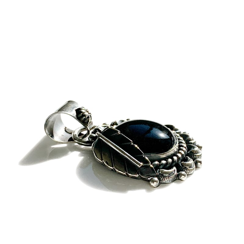 ERICKA NICOLAS BEGAY オニキスヘッド ペンダントトップ 楽天市場】ERICKA NICOLAS BEGAY エリッカ ニコラス ビゲイ Onyx 02