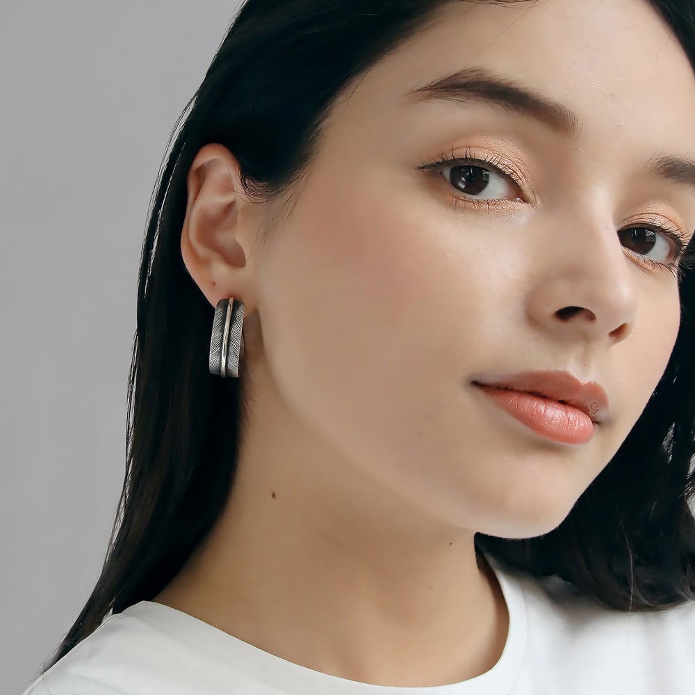 ★パリ発 Harpo アルポ★羽 ラウンドcut Navajo ピアス シルバー HARPO アルポ【BO217】NAVAJO FEATHER HOOPS EARRINGS ナ