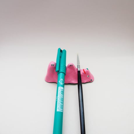 FEED ME PENCILS ⟡ PEN STAND