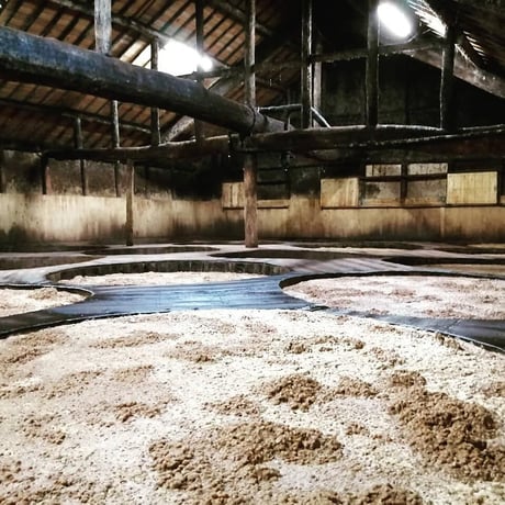 残り1セット。再販は5月以降となります。香川県小豆島発酵ハム　草壁ハム製作所　小豆島放牧豚の生ハムとオリーブ夢豚の生ハム スライス30gづつ。原料による味の違いをお楽しみ下さい