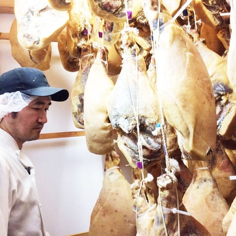 《不定貫商品のため ご予約をお願い致します》育風堂精肉店：群馬県　「はもんみなかみ」原木(骨付生ハム）クール便でのお届け