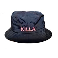KILLA EMBROIDERY BUCKET HAT HOT PINK