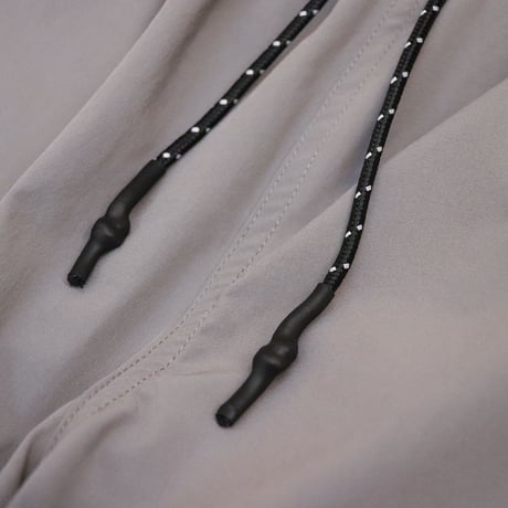 ESSENTIAL LOGO SHELL JOGGER GRAY