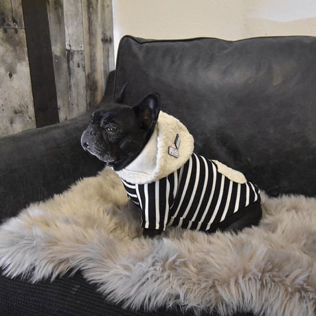 ユニセックス！黒白ボーダーのボアパーカー（2色展開）