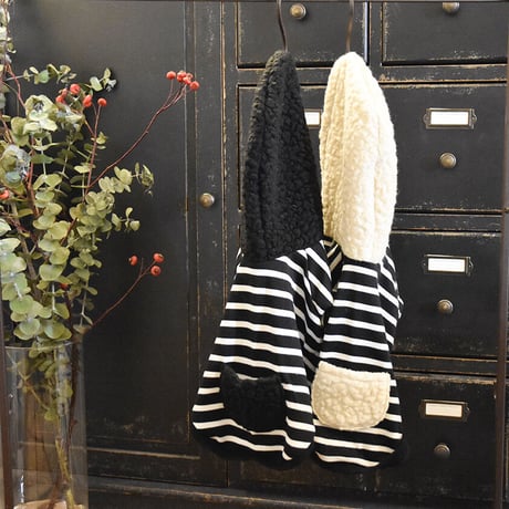 ユニセックス！黒白ボーダーのボアパーカー（2色展開）