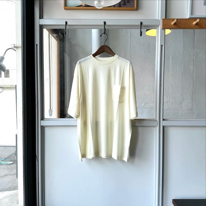 COMOLI サマーウール 半袖Tシャツ | Less Higashikawa COMOLI サマーウール 半袖Tシャツ | Less Higashikawa
