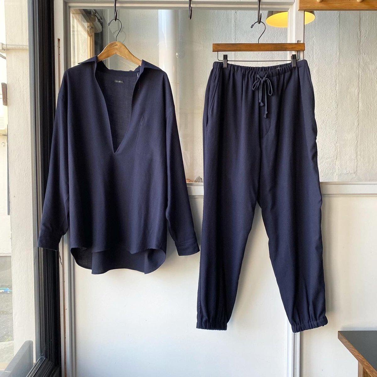 新品【COMOLI】 ウールビエラ ドローストリングパンツ 2 コモリ COMOLI (コモリ) リファインウール ドローストリングパンツ