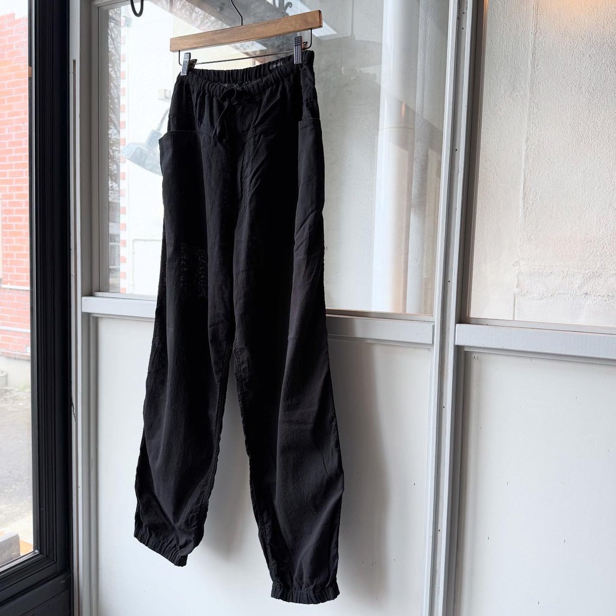 COMOLI ブラック ドローストリングパンツ COMOLI B01-03010 オックス ドローストリングパンツ color:BLACK