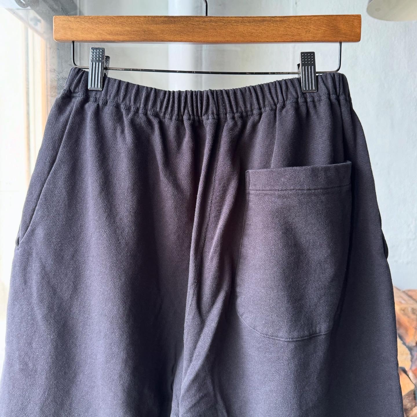 COMOLI LWコットン裏毛 ショーツ | Less Higashikawa