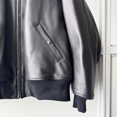 COMOLI　カーフスキン ジップブルゾン