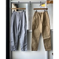 ゴーシュ　カツラギテーパードパンツ