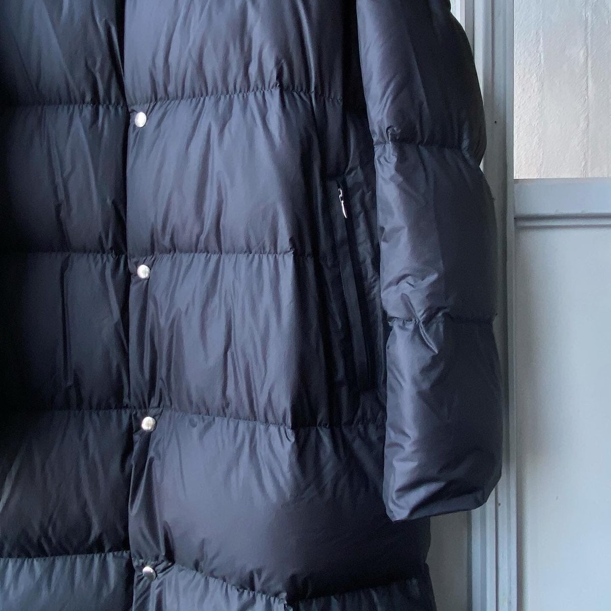 COMOLI ダウン フーデッドロングコート NEW ARRIVALS》 COMOLI ダウン フーデッドロングコート 120,000