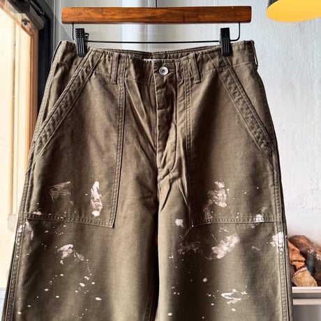 AURALEE　WASHED BAGGY SATIN BLEACHED BAKER PANTS