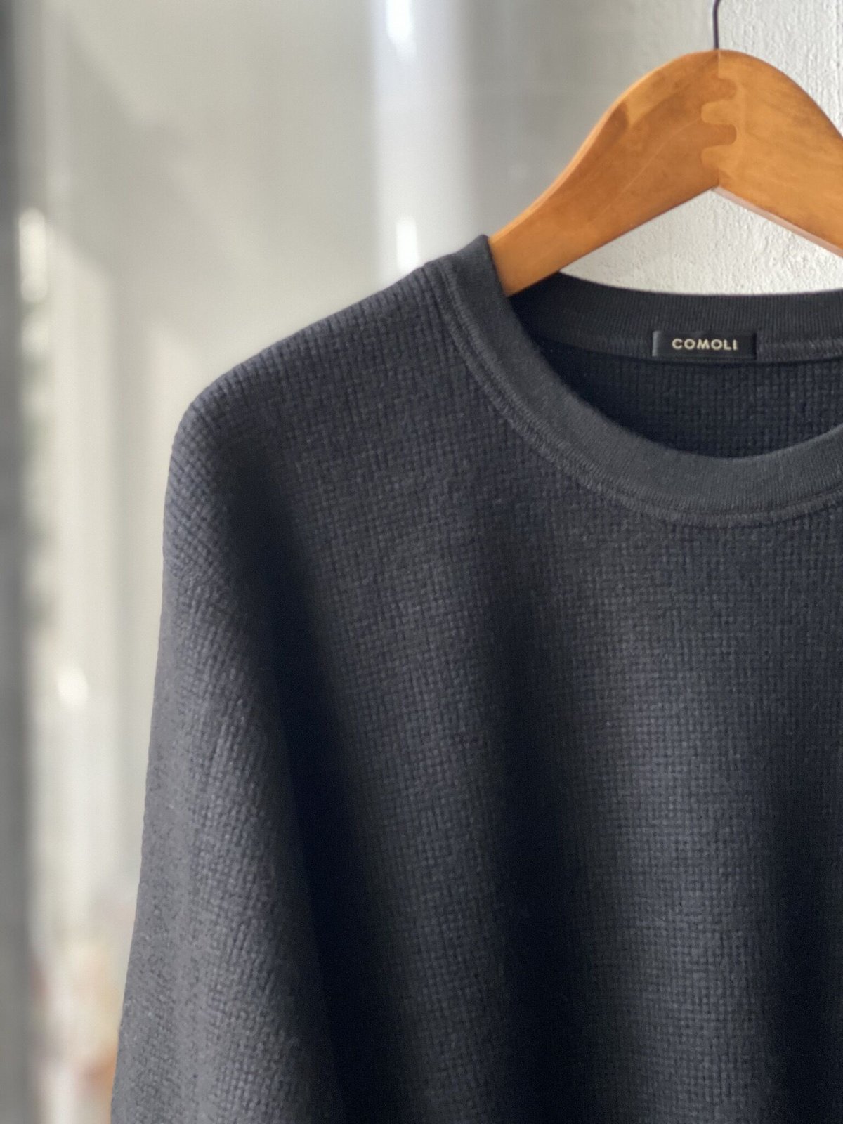 COMOLI C/W ワッフル長袖クルー | Less Higashikawa