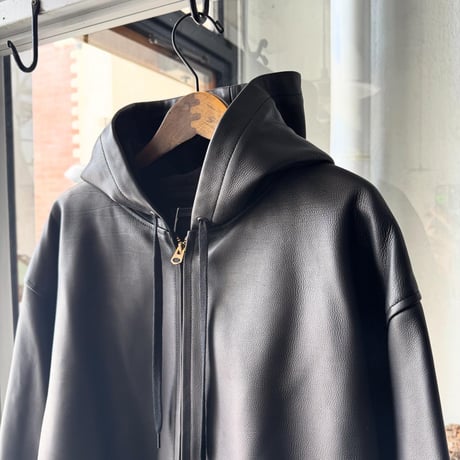 COMOLI　カーフスキン ジップパーカ