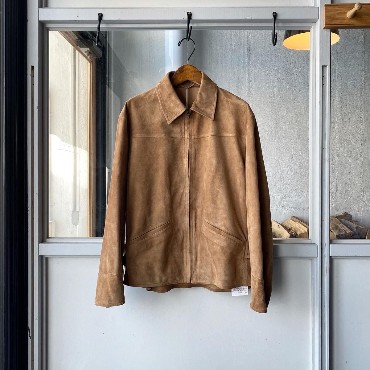 COMOLI シープスエード ジップショートジャケット | Less Higashikawa 
