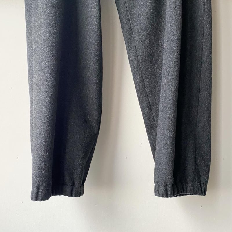 COMOLI カシミヤ クライミングパンツ | Less Higashikawa COMOLI カシミヤ クライミングパンツ | Less Higashikawa
