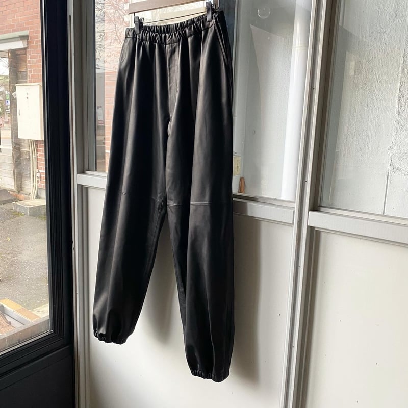 COMOLI シープスキン トレーニングパンツ | Less Higashikawa