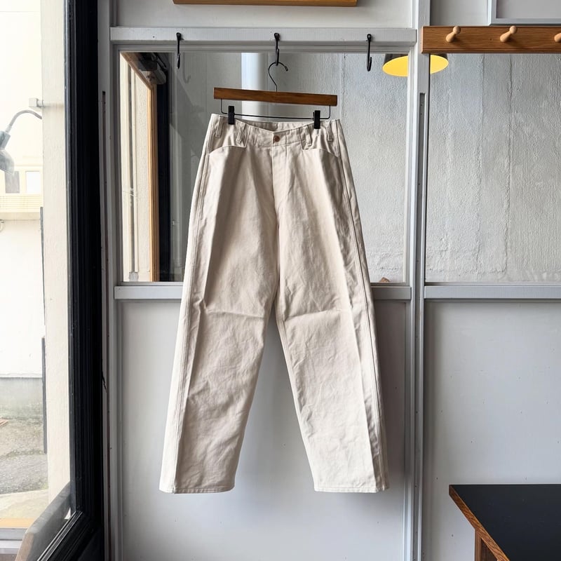 COMOLI コットンツイル ワークパンツ | Less Higashikawa