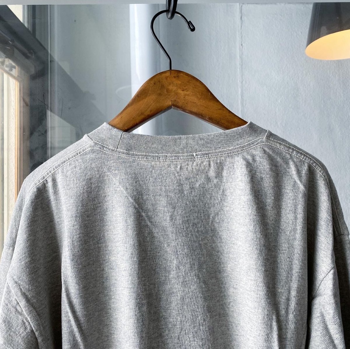 COMOLI 空紡天竺 長袖クルー | Less Higashikawa