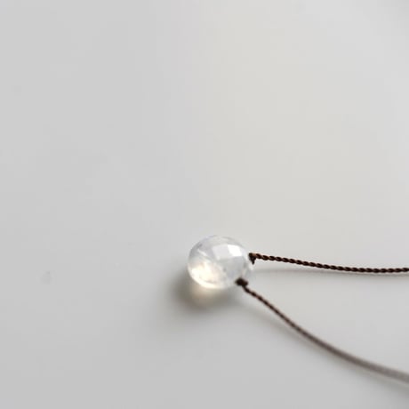 Margaret Solow 　Small Faceted Stone Necklace   Rainbow Moonstone