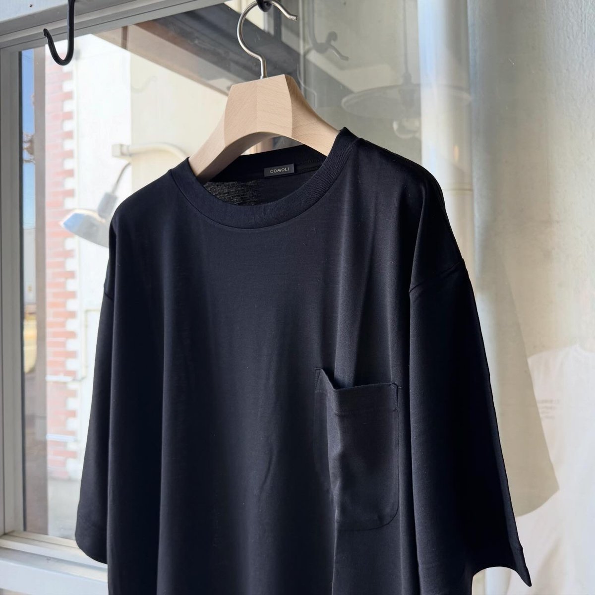 COMOLI サマーウール 半袖Tシャツ | Less Higashikawa