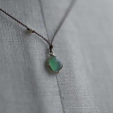 Margaret Solow 　 Enclosed Emerald Cabochon  Necklace