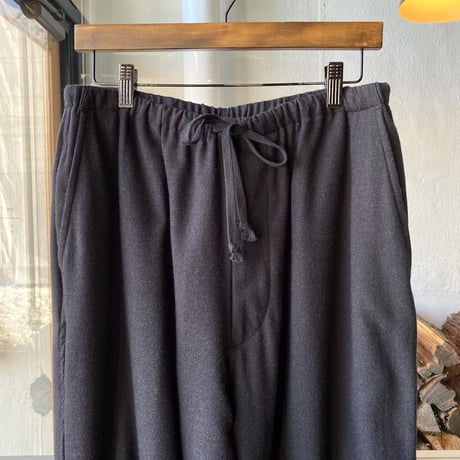 COMOLI　ウールビエラ ドローストリングパンツ