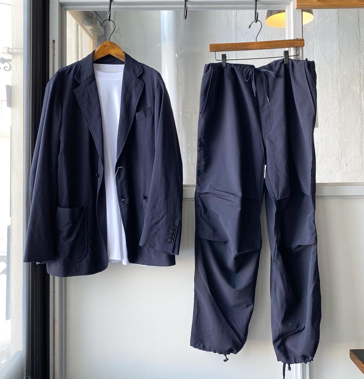 COMOLI ウール ニータックパンツ | Less Higashikawa COMOLI ウール ニータックパンツ | Less Higashikawa