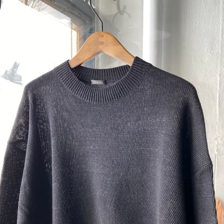 COMOLI　ブラック クルーネックニット