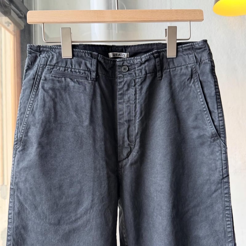 AURALEE GARMENT-DYED FINX LIGHT CHINO PANTS | L