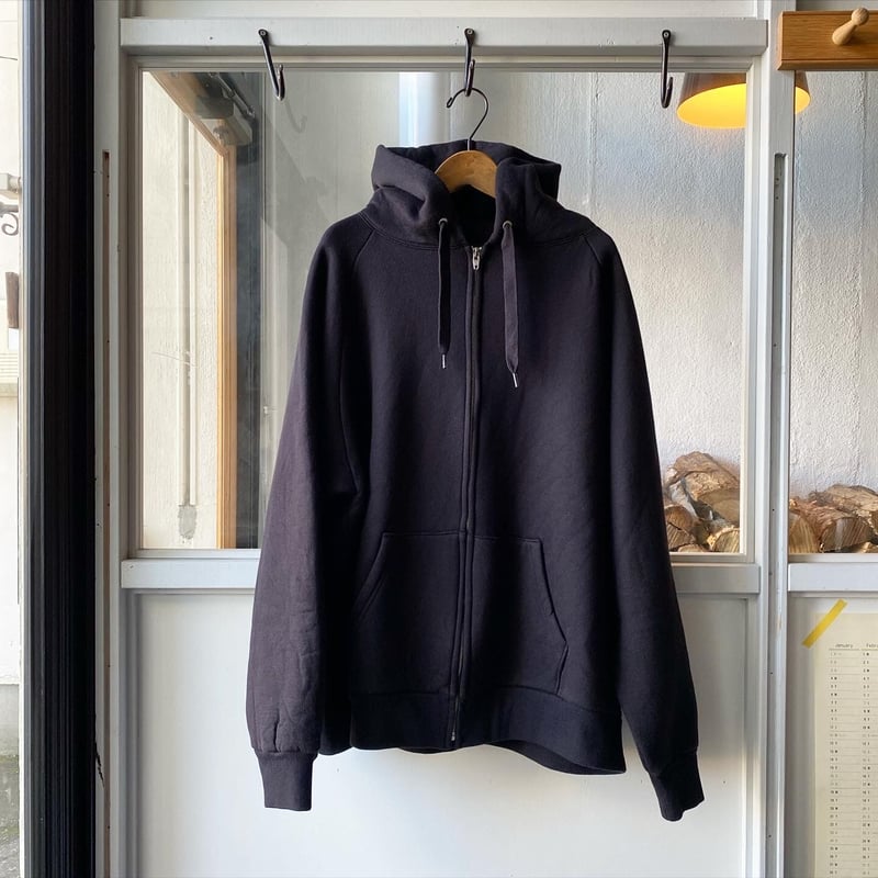 COMOLI C/W 裏毛ジップパーカー | Less Higashikawa COMOLI C/W 裏毛ジップパーカー | Less Higashikawa