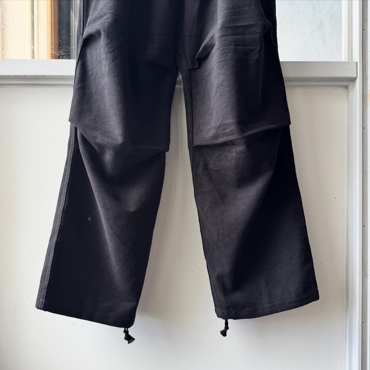 【試着のみ】24AW COMOLI モールスキン ニータックパンツ SIZE2 試着のみ】24AW COMOLI モールスキン ニータックパンツ SIZE2