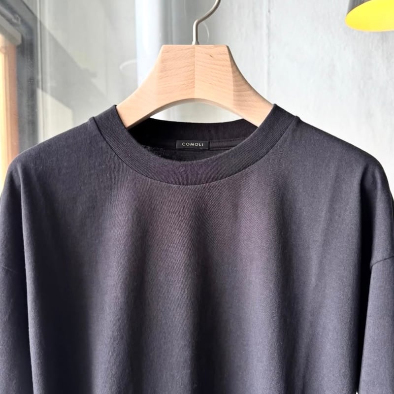 COMOLI コットンジャージ 長袖Tシャツ | Less Higashikawa