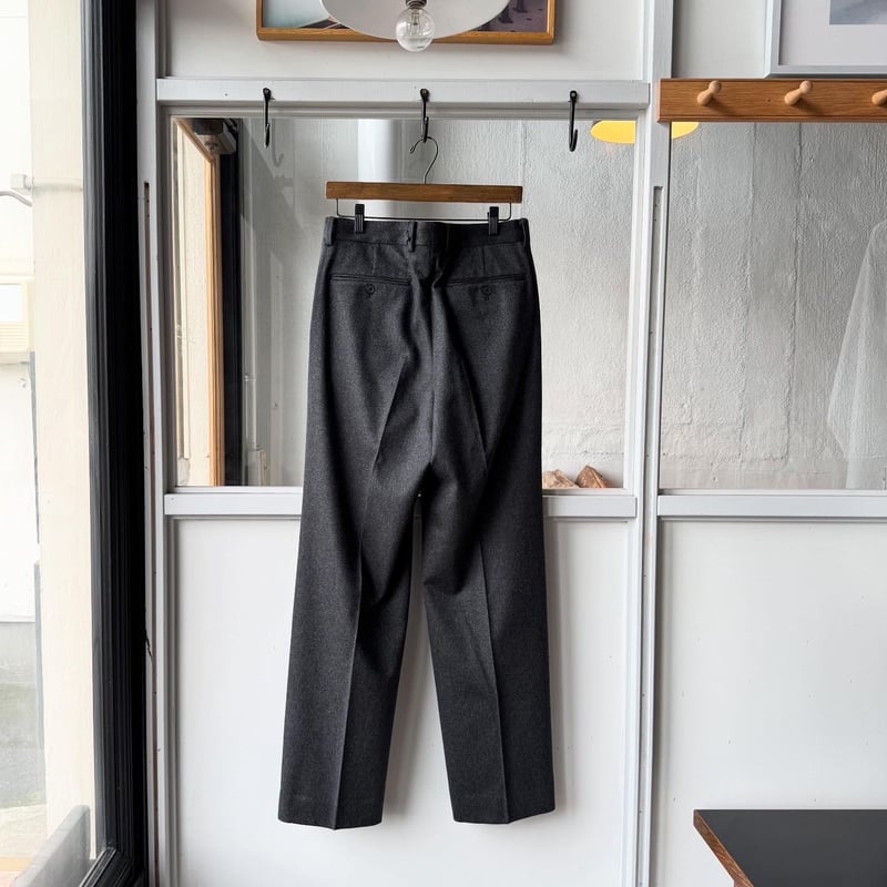 AURALEE CASHMERE MOLESKIN TWO-TUCK SLACKS | Les